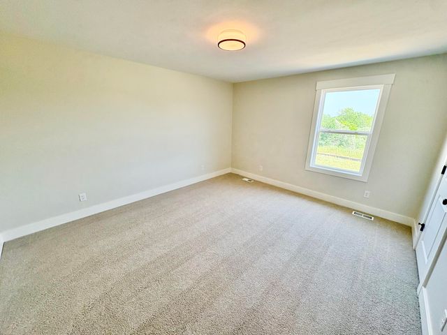 7106 Kettle Dale Avenue SE, Alto, MI 49302