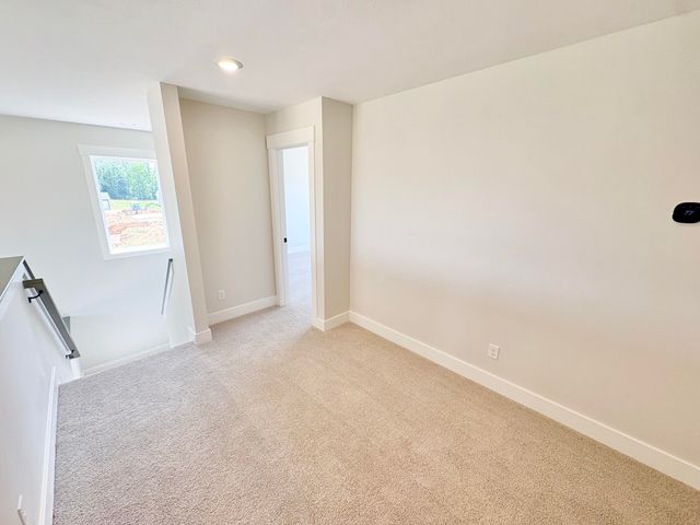 7106 Kettle Dale Avenue SE, Alto, MI 49302