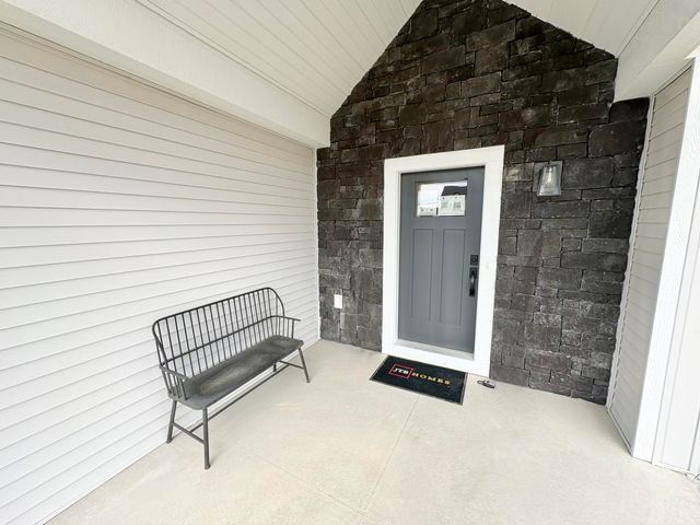 7106 Kettle Dale Avenue SE, Alto, MI 49302