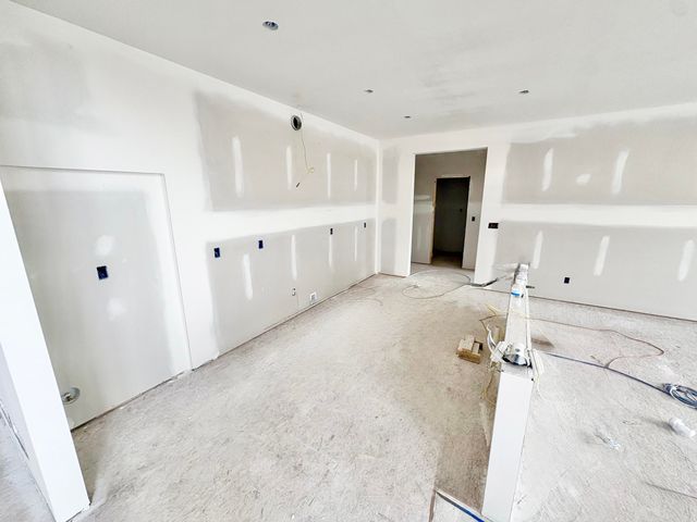 7106 Kettle Dale Avenue SE, Alto, MI 49302