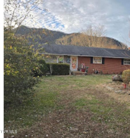 410 Third Avenue, Hampton, TN 37658