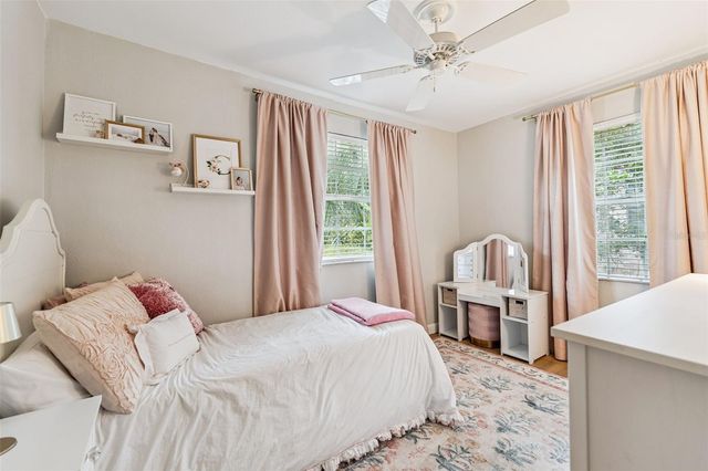 4017 W DE LEON STREET, Tampa, FL 33609