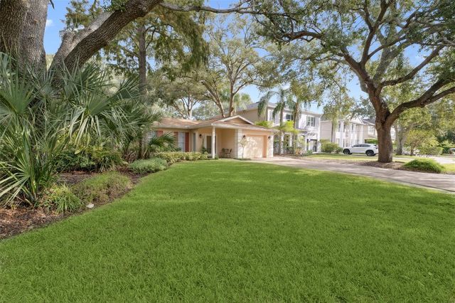 4017 W DE LEON STREET, Tampa, FL 33609