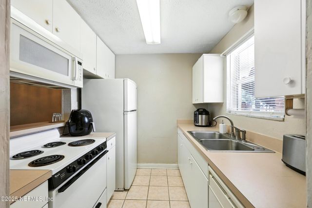 4836 ATLANTIC Boulevard 104, Jacksonville, FL 32207