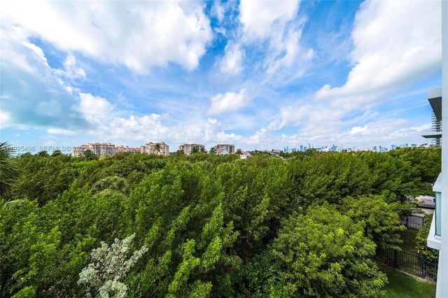 100 S Pointe Dr TH-13, Miami Beach, FL 33139