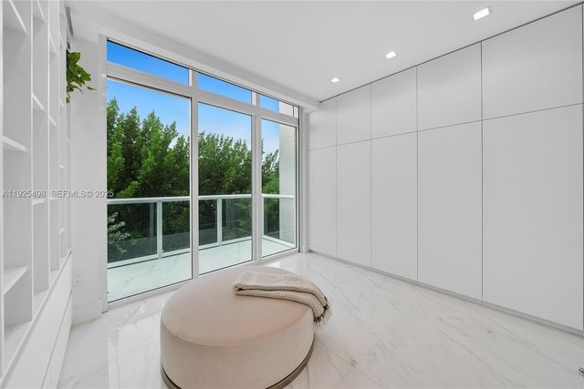 100 S Pointe Dr TH-13, Miami Beach, FL 33139