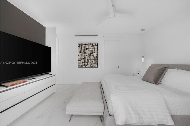 100 S Pointe Dr TH-13, Miami Beach, FL 33139