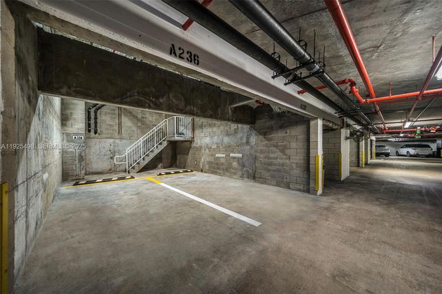 100 S Pointe Dr TH-13, Miami Beach, FL 33139