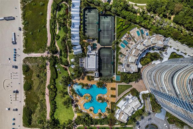 100 S Pointe Dr TH-13, Miami Beach, FL 33139