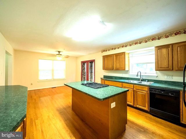 7701 CROOM RD, Upper Marlboro, MD 20772