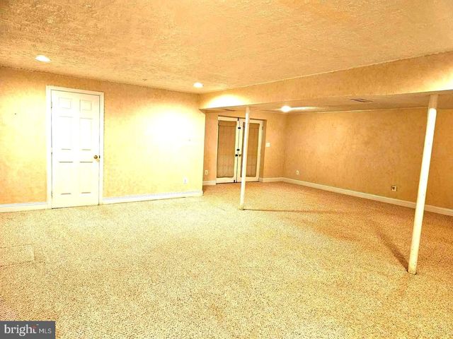 7701 CROOM RD, Upper Marlboro, MD 20772