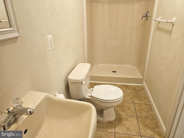 7701 CROOM RD, Upper Marlboro, MD 20772