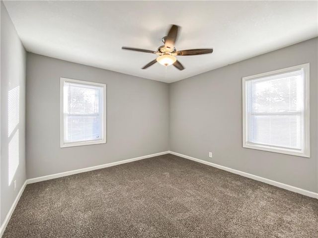 11426 Applewood Drive, Kansas City, MO 64134