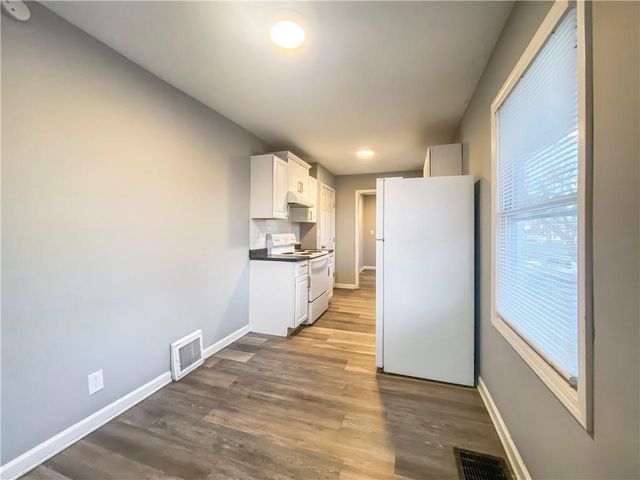 11426 Applewood Drive, Kansas City, MO 64134