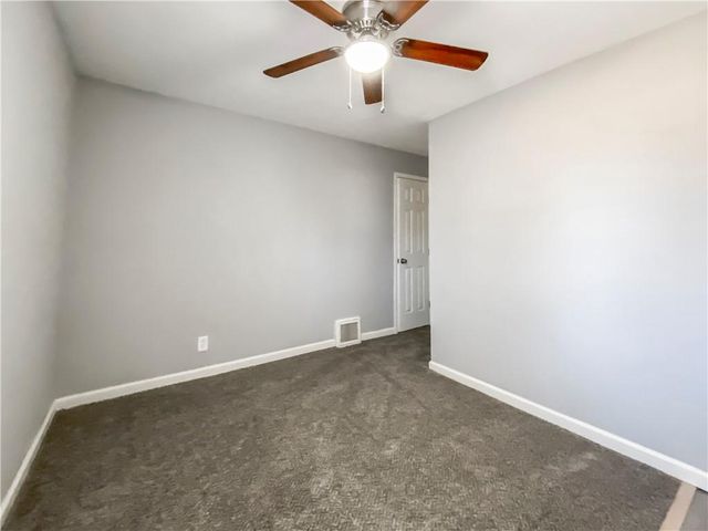 11426 Applewood Drive, Kansas City, MO 64134