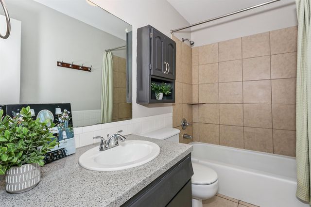 534 N Richmond Ave, Wichita, KS 67203