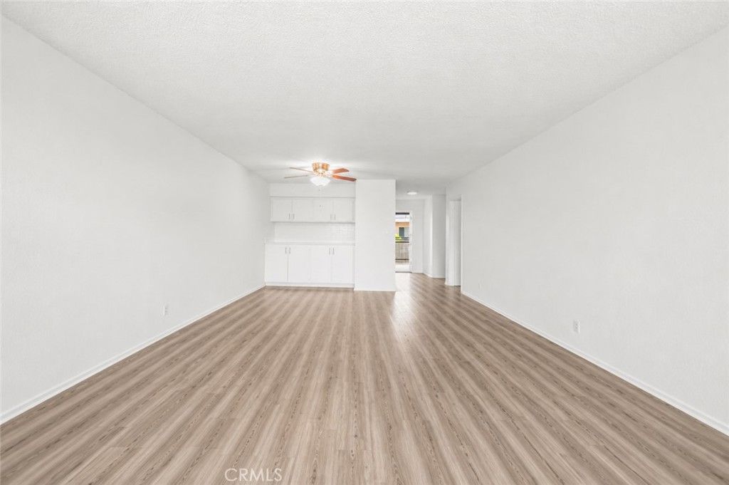 Image 3 of property listing at 4505 California 402, Long Beach, CA 90807