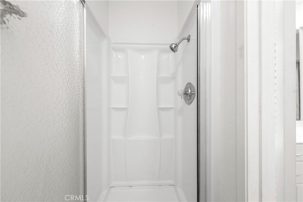 Image 8 of property listing at 4505 California 402, Long Beach, CA 90807