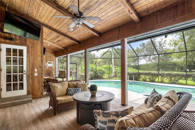 1447 56th Square E, Vero Beach, FL 32966