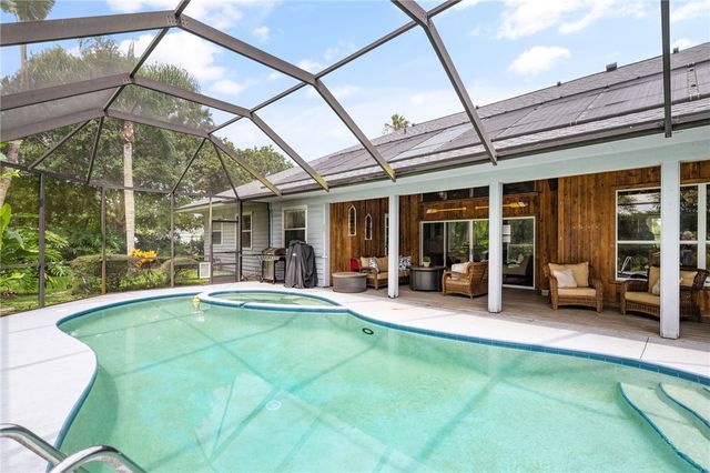 1447 56th Square E, Vero Beach, FL 32966