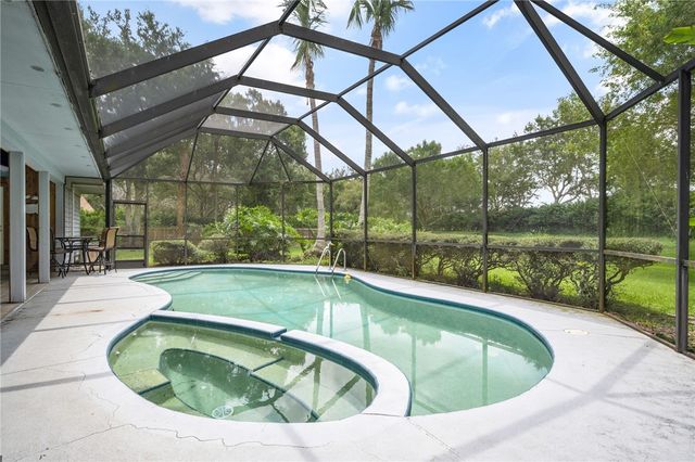 1447 56th Square E, Vero Beach, FL 32966