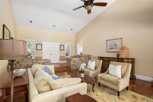 1447 56th Square E, Vero Beach, FL 32966