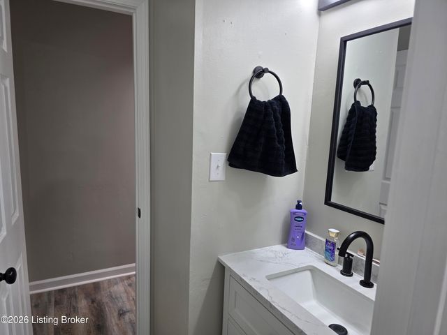 1222 Clear Ridge Ln, Radcliff, KY 40160