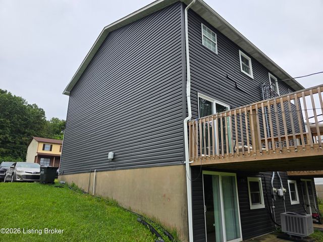 1222 Clear Ridge Ln, Radcliff, KY 40160