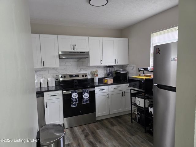 1222 Clear Ridge Ln, Radcliff, KY 40160