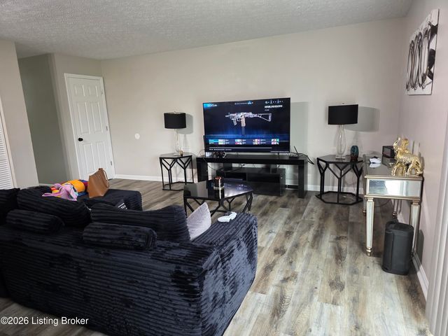 1222 Clear Ridge Ln, Radcliff, KY 40160