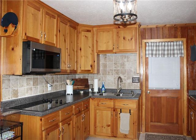 1185 Babe Gray Road, Westfield, NC 27053