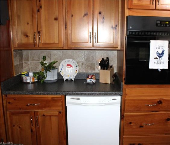 1185 Babe Gray Road, Westfield, NC 27053