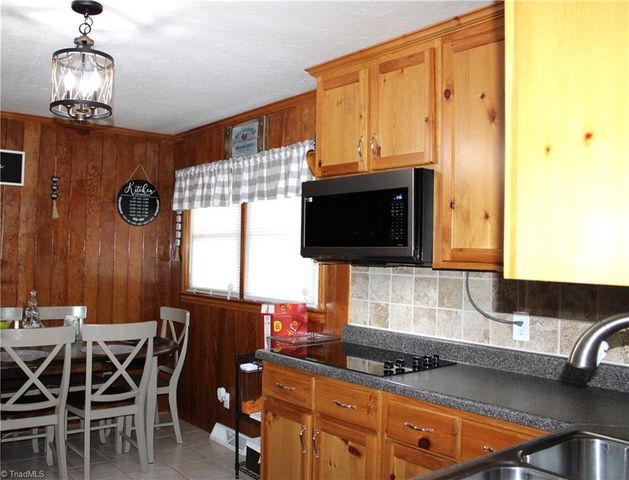 1185 Babe Gray Road, Westfield, NC 27053