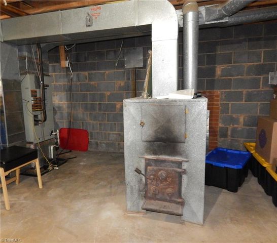 1185 Babe Gray Road, Westfield, NC 27053