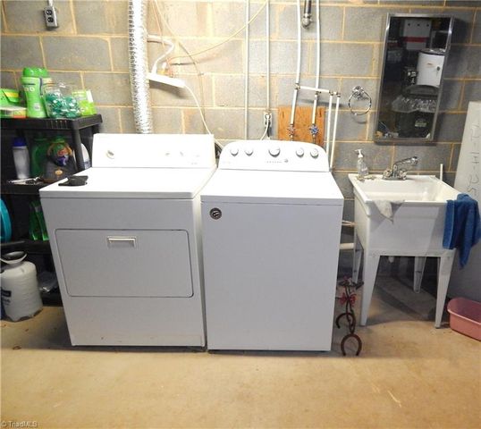 1185 Babe Gray Road, Westfield, NC 27053