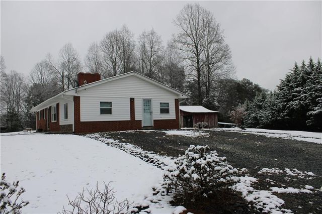 1185 Babe Gray Road, Westfield, NC 27053