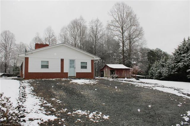 1185 Babe Gray Road, Westfield, NC 27053