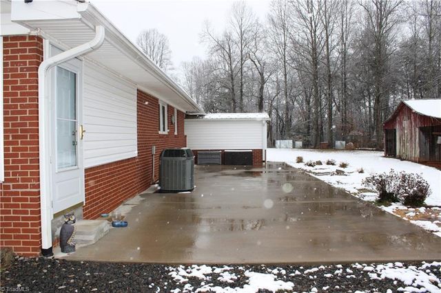 1185 Babe Gray Road, Westfield, NC 27053