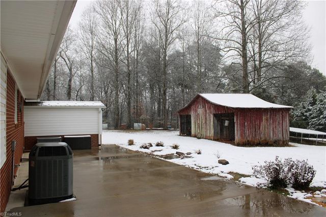 1185 Babe Gray Road, Westfield, NC 27053