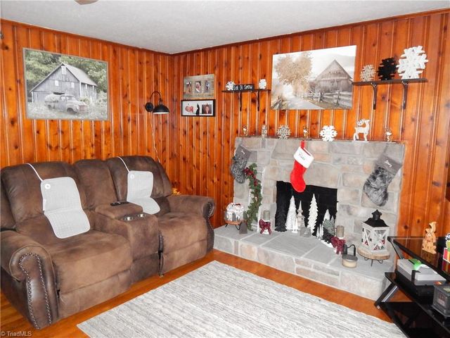 1185 Babe Gray Road, Westfield, NC 27053