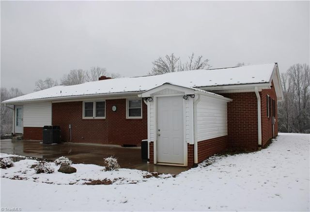 1185 Babe Gray Road, Westfield, NC 27053