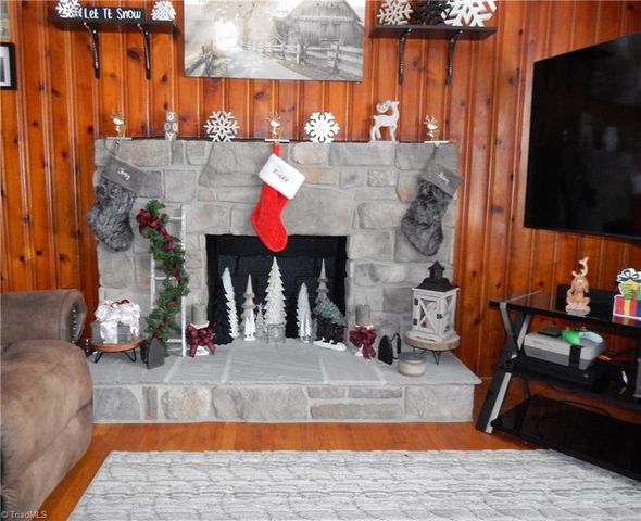 1185 Babe Gray Road, Westfield, NC 27053