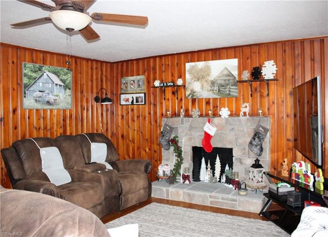 1185 Babe Gray Road, Westfield, NC 27053