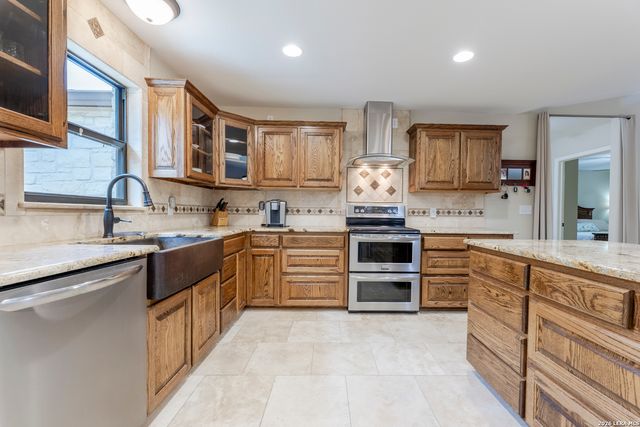 110 Suttles Ave, San Marcos, TX 78666
