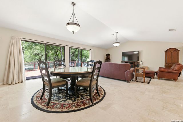 110 Suttles Ave, San Marcos, TX 78666
