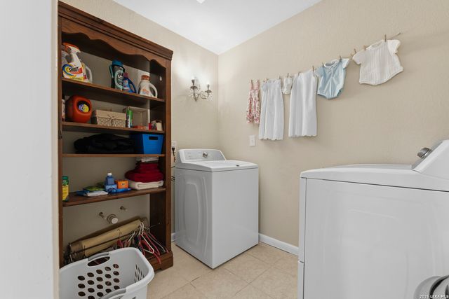 110 Suttles Ave, San Marcos, TX 78666