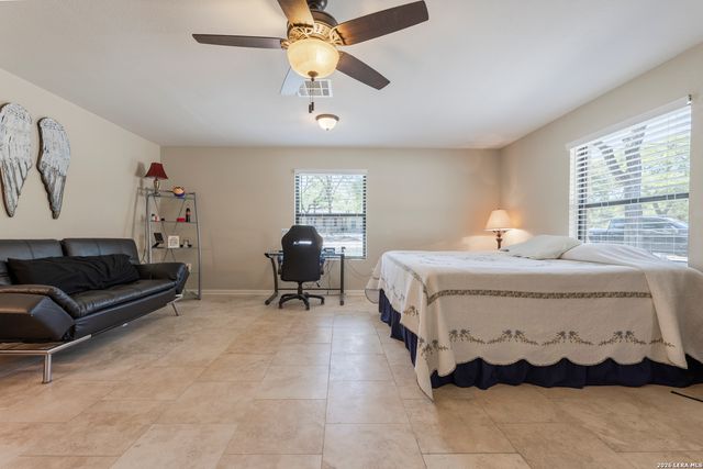 110 Suttles Ave, San Marcos, TX 78666