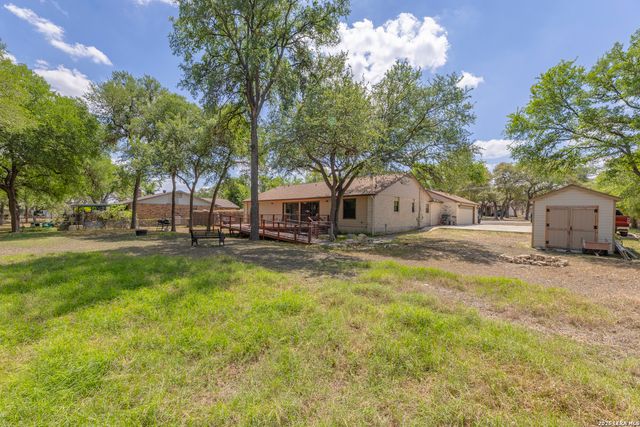 110 Suttles Ave, San Marcos, TX 78666