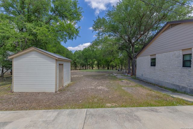 110 Suttles Ave, San Marcos, TX 78666