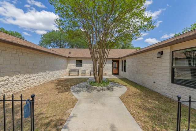 110 Suttles Ave, San Marcos, TX 78666